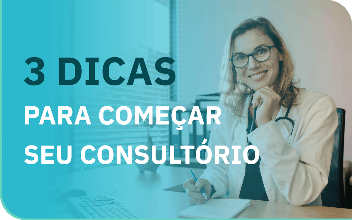 Médica feliz em seu consultório